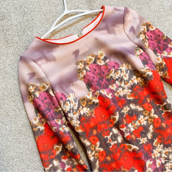 FLORAL DRESS SIZE 2 - Picture 4 of 8